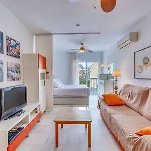 https://bright-studio-in-la-carihuela-near-the-beach.hotelsinnerja.org
